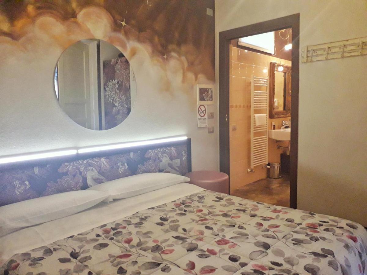 Cortiletto D'Alba Camere Con Ristorante Exterior photo