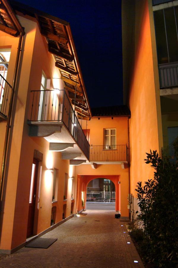 Cortiletto D'Alba Camere Con Ristorante Exterior photo