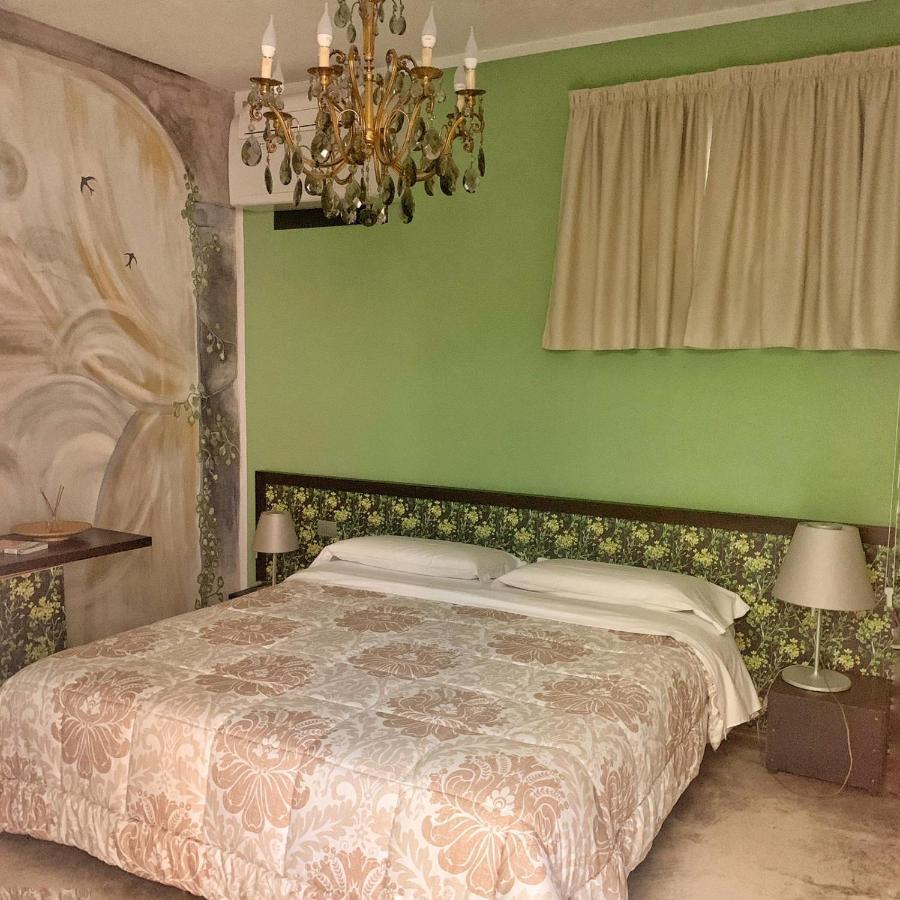 Cortiletto D'Alba Camere Con Ristorante Exterior photo